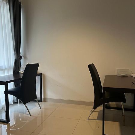 2 Floor Cozy House In Wisteria Jakarta Garden City Esterno foto