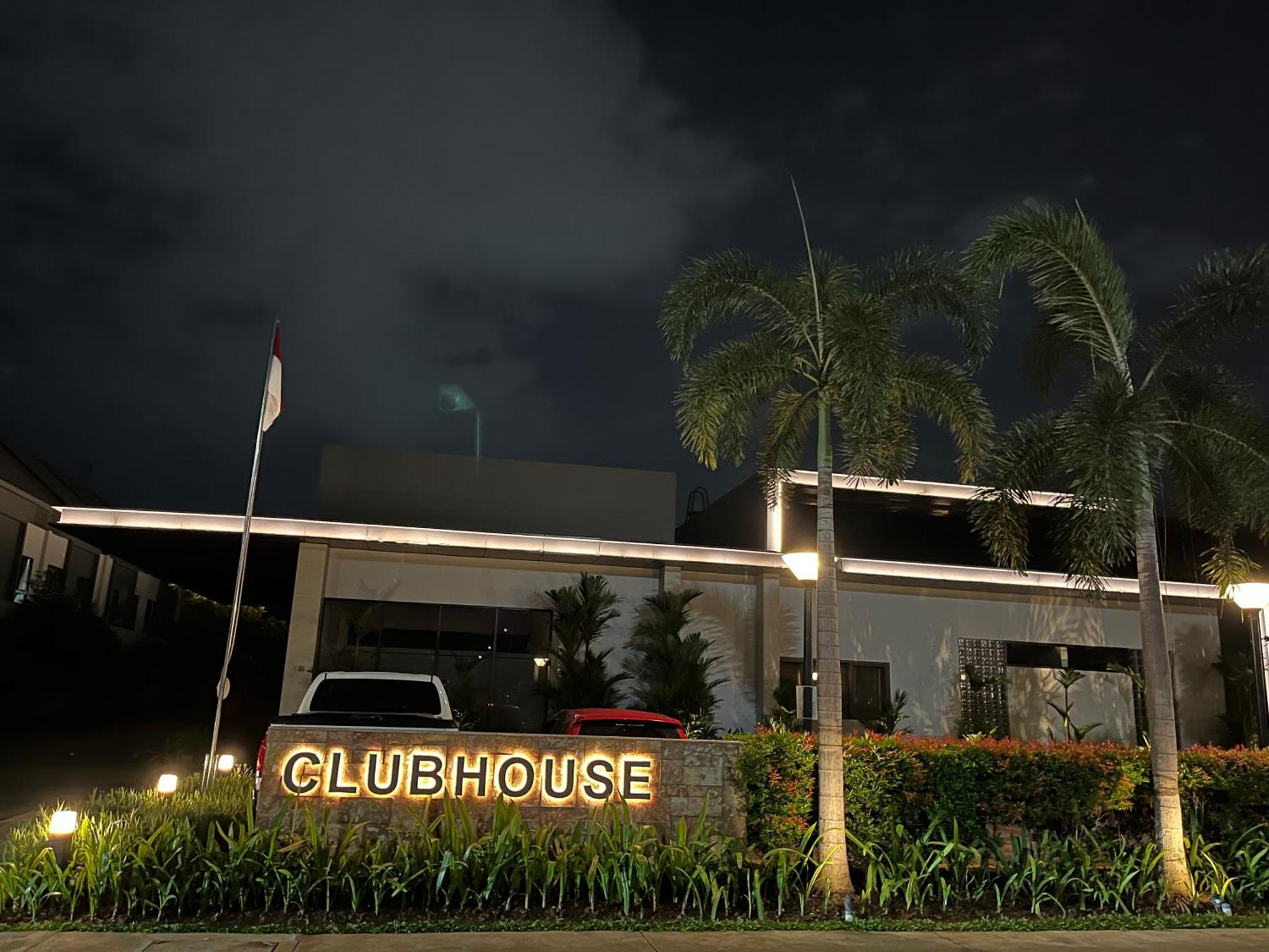 2 Floor Cozy House In Wisteria Jakarta Garden City Esterno foto