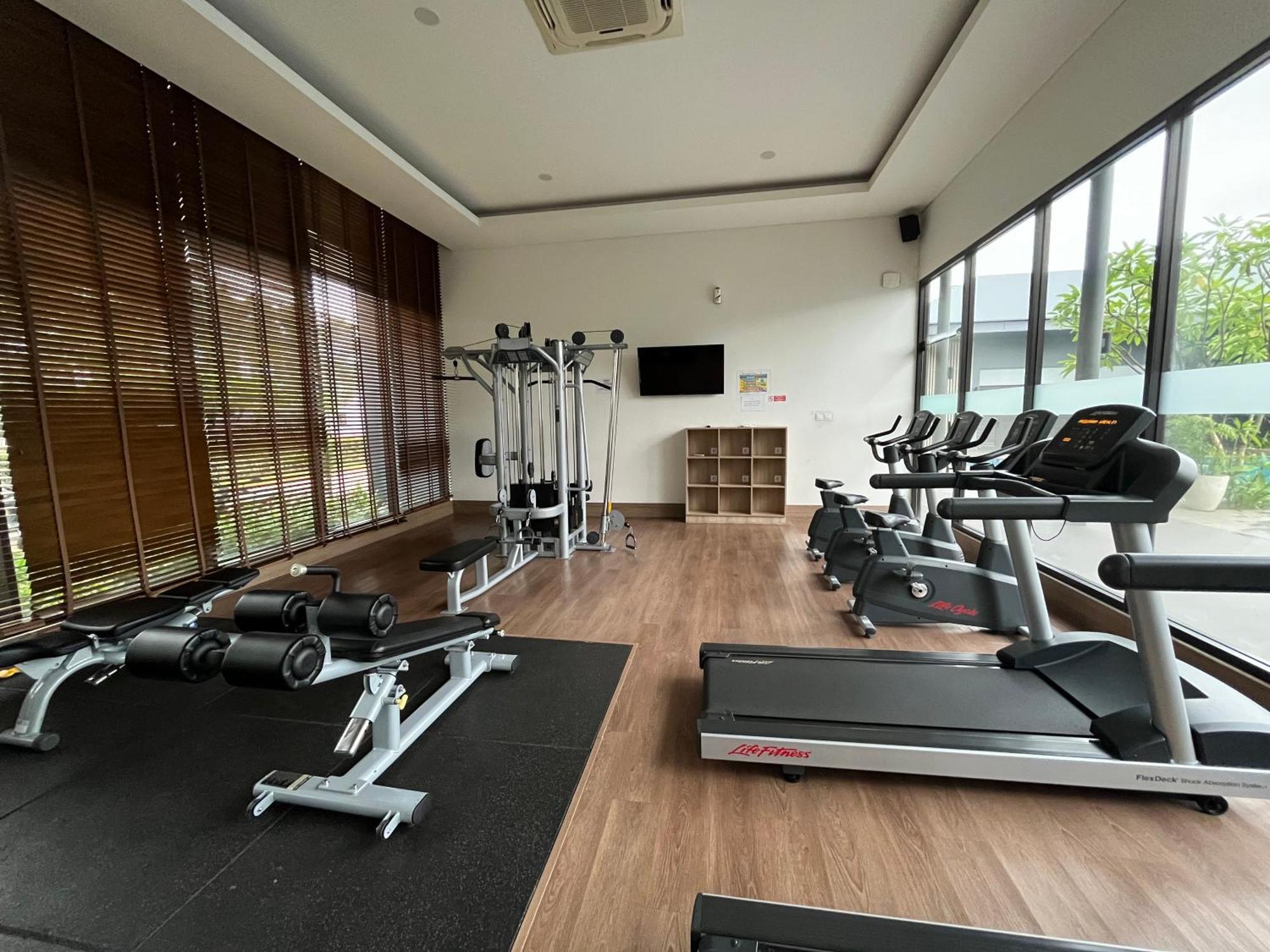 2 Floor Cozy House In Wisteria Jakarta Garden City Esterno foto