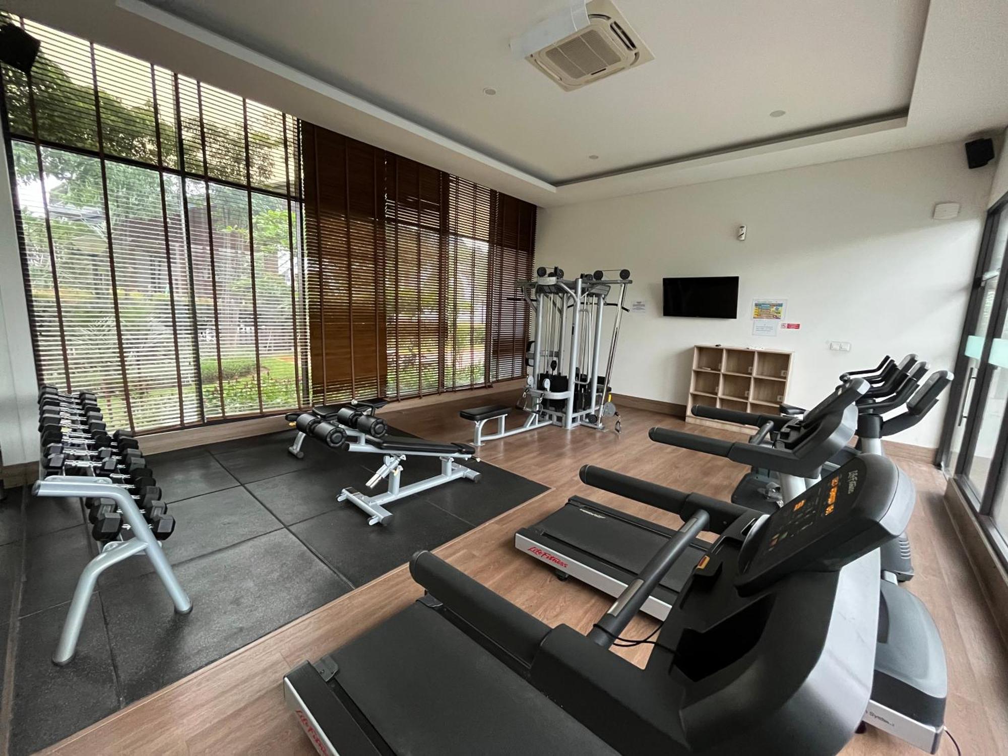 2 Floor Cozy House In Wisteria Jakarta Garden City Esterno foto