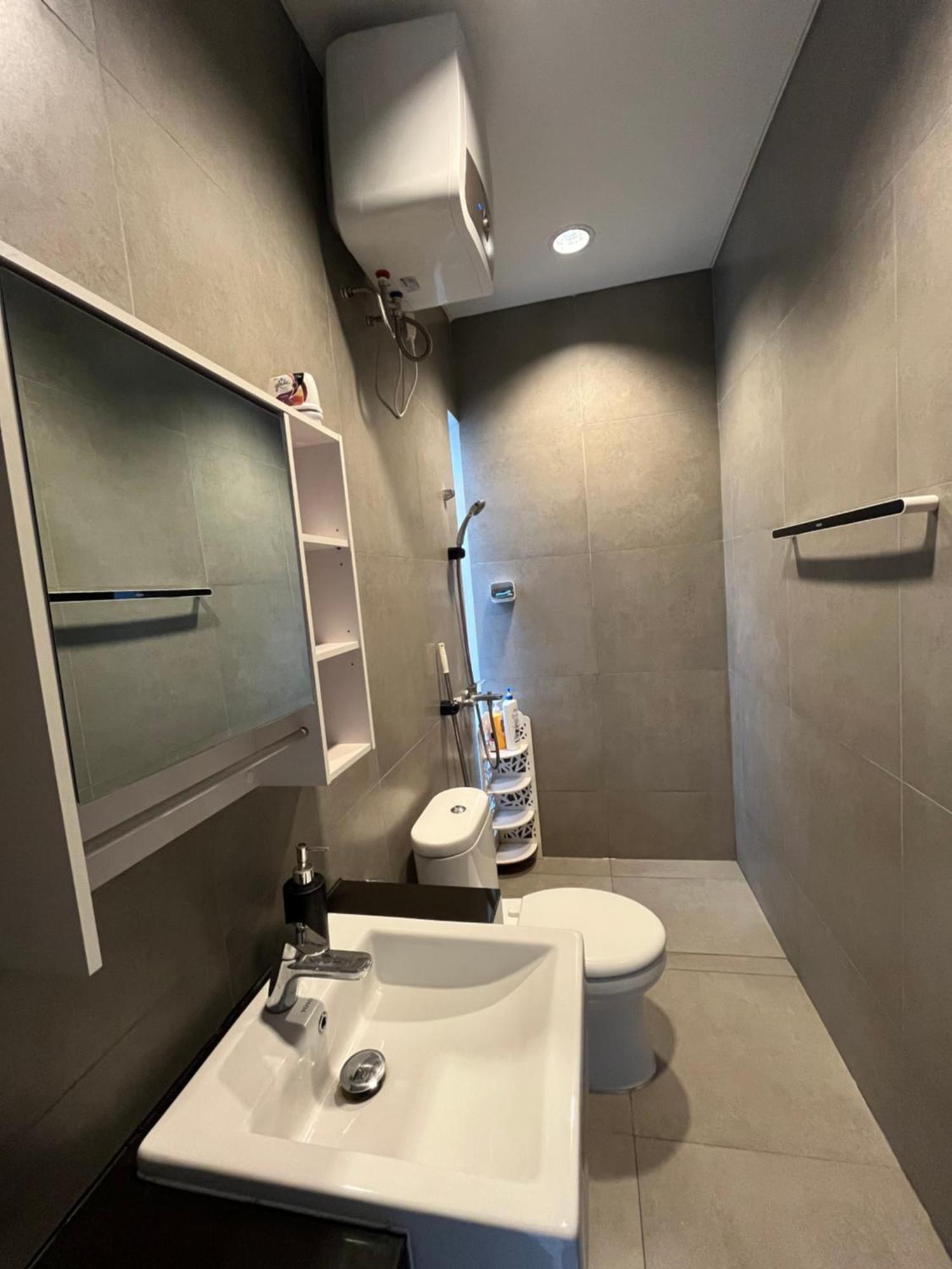 2 Floor Cozy House In Wisteria Jakarta Garden City Esterno foto
